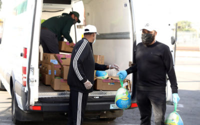 Black-ish Star Teams Up with L.A. Food Bank to Deliver Thanksgiving Meals